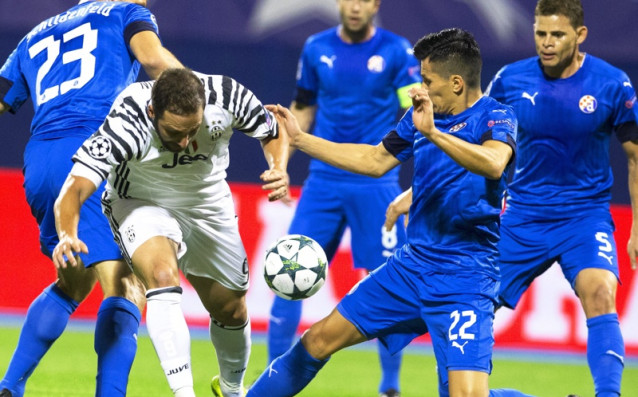 Наставникът на хърватския Динамо Загреб Марио Цвитанович беше нападнат пред