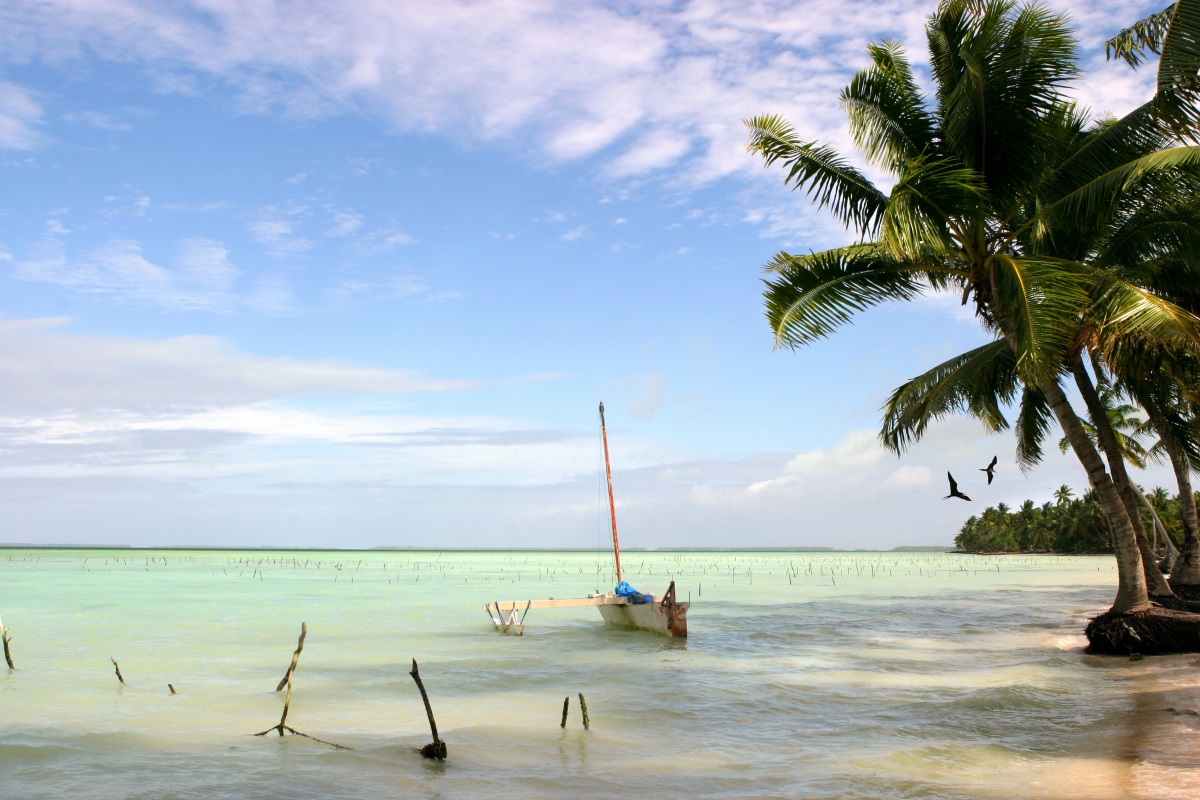 Кирибати - туристът определя островната държава като рай, където можеш да избягаш от цивилизацията и да се насладиш на фантастичната морска храна. 