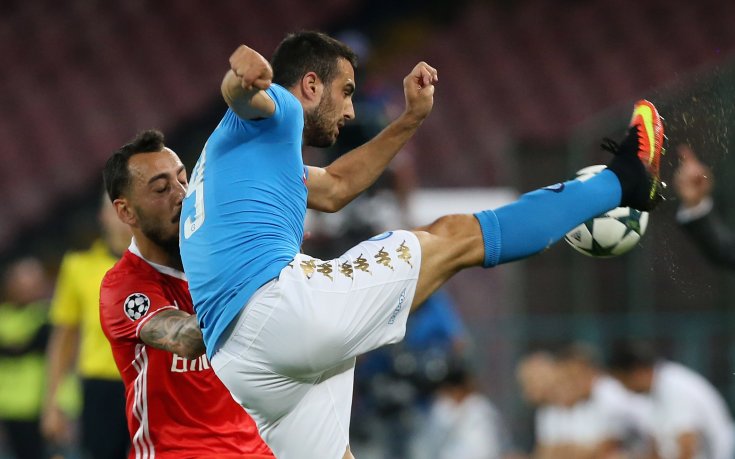 Наполи разпра Бенфика в голово шоу, Динамо Киев се измъкна в Турция