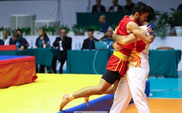 Китай доминира в двубоите на Световното по ушу в Бургас