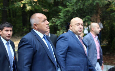 Кралев: Премиерът поиска Левски – ЦСКА да завършва в светлата част на деня