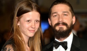 Шая Лабъф се ожени в Лас Вегас, венча го Елвис Пресли