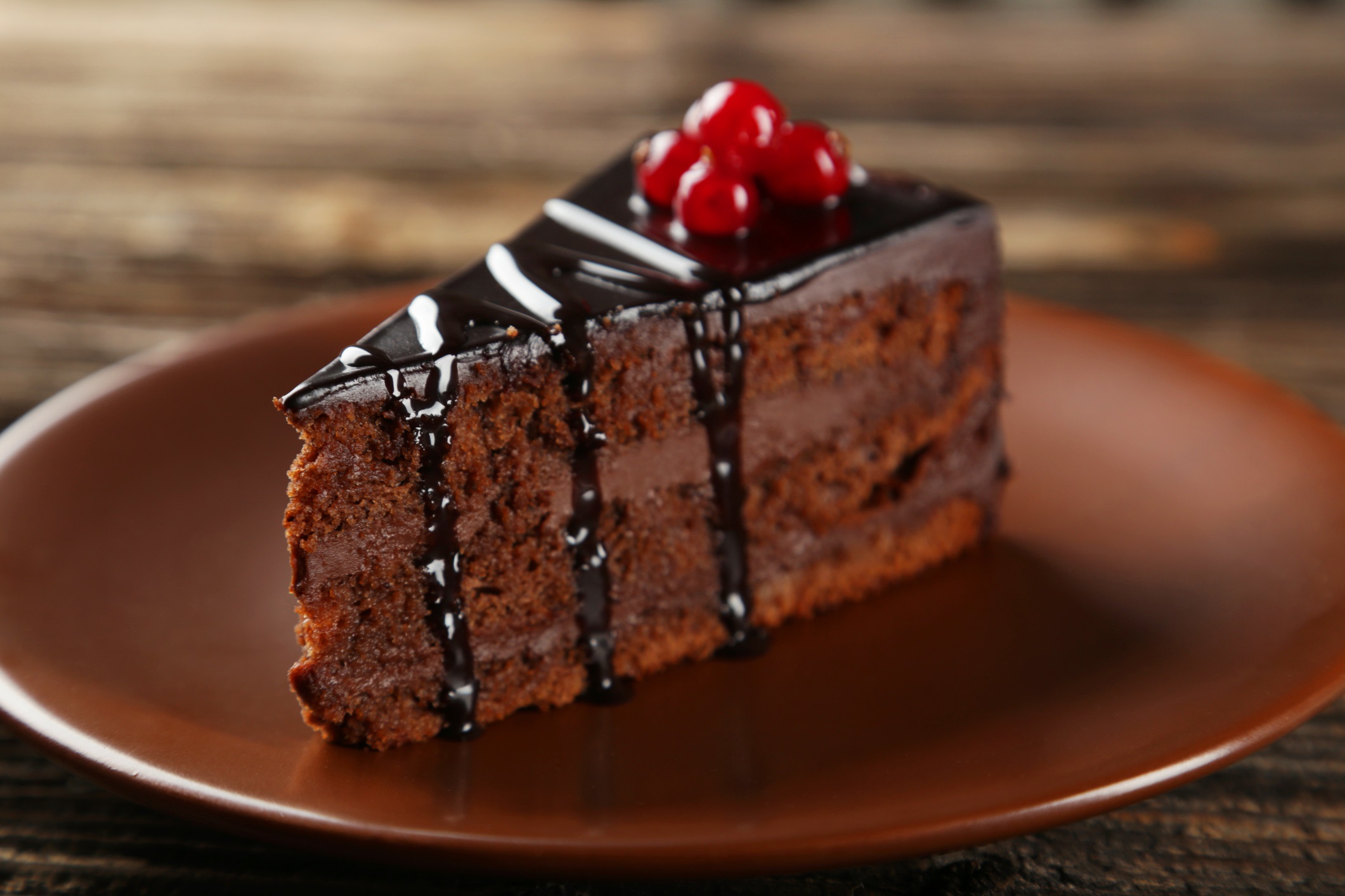 Сутринта е най-доброто време за консумиране на сладки неща, тъй като именно тогава метаболизмът е най-активен. Според последното проучване най-подходящата закуска далеч не е мюсли или плод, а именно шоколадова торта.