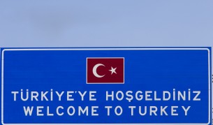 Роднини на експулсираните турци съдят България