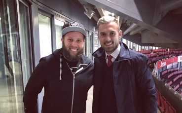 Голф звезда прави компания на Рамзи на Арсенал-Лудогорец