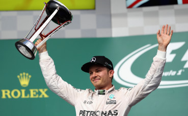 Нико: Не играя на сигурно, натискам газта до дупка