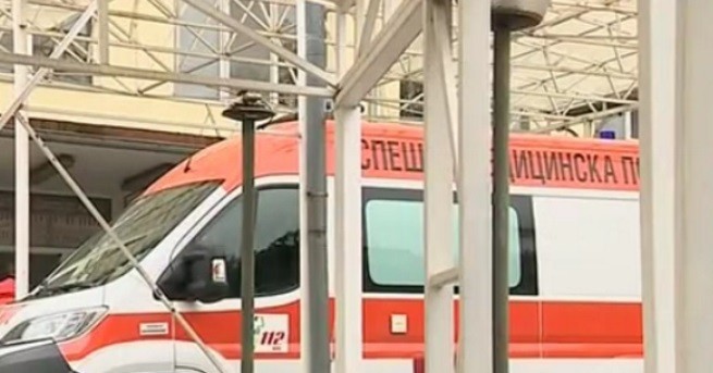 ТИР удари автобус от градския транспорт в Бургас Има пострадали