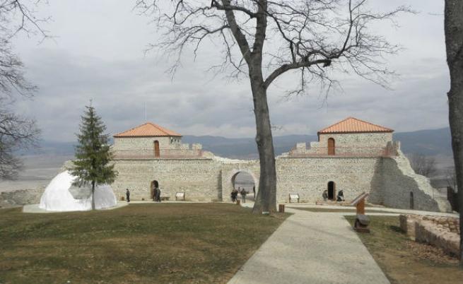 От езическо светилище до християнски храм: Историята на Цари Мали град