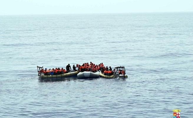 Задържаха две групи с над 100 нелегални мигранти в Егейско море