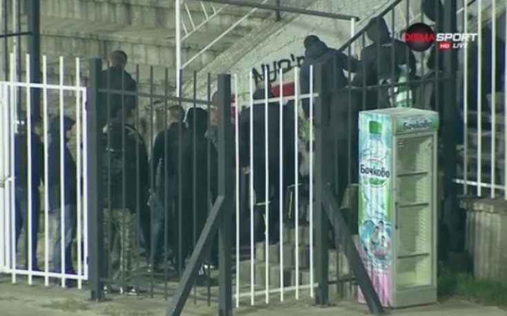 Отложиха решението за инцидентите на Локо Пд - Берое