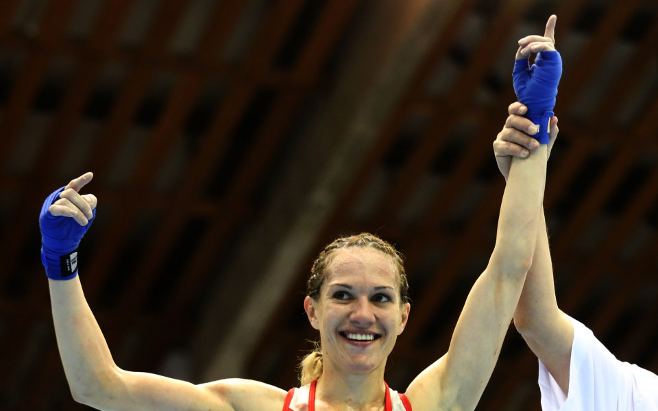 Станимира Петрова тръгна с убедителна победа на Европейското
