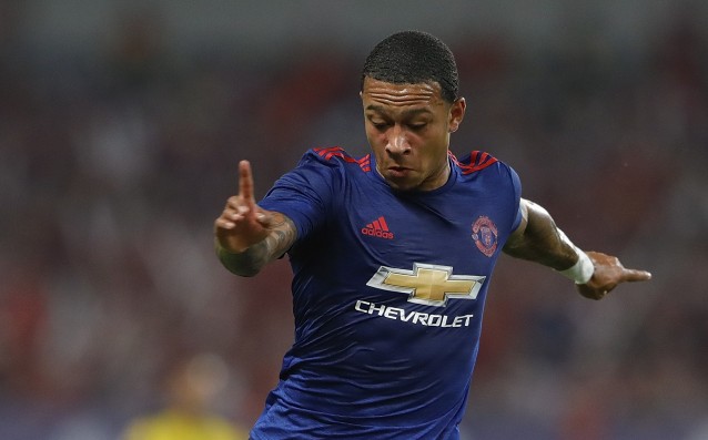 Бившият футболист на Манчестър Юнайтед Мемфис Депай демонстрира увереност в