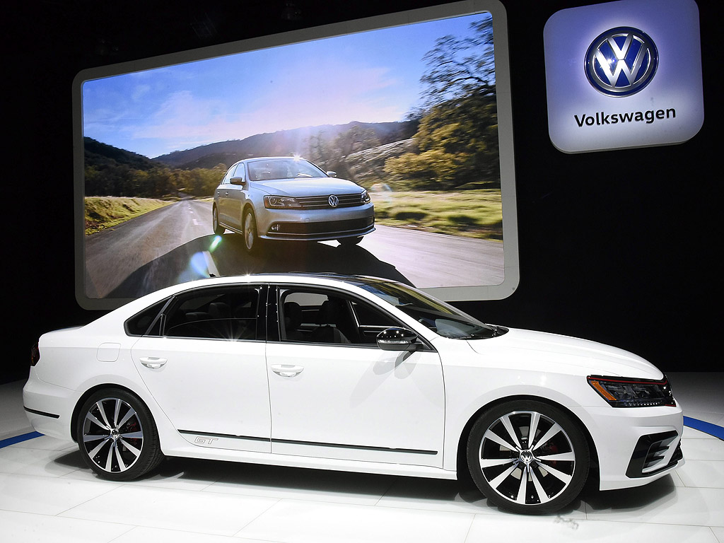 Volkswagen Atlas vehicle - Passat GT VR