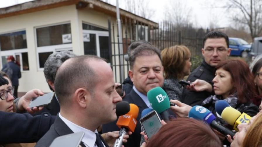  Оправдаха Ненчев за ремонта на самолетите 