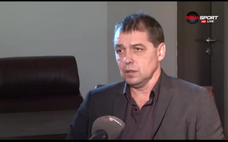 Хубчев: По-добре да викаме футболисти, които са готови да си сложат главата