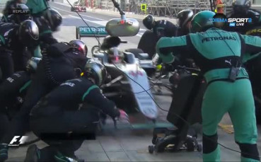 Ферари се намеси в битката на Мерцедес