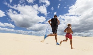Те пробягаха 10 км в пясъчни дюни