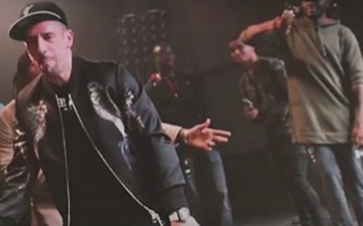 Рибери на сцената по време на концерт на рапър