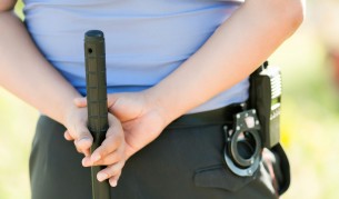 Млад мъж от Плевен: Полицаи ме биха и унижаваха