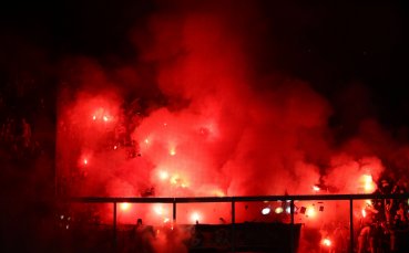 Прекъснаха три пъти мач в Белгия, накрая не го подновиха