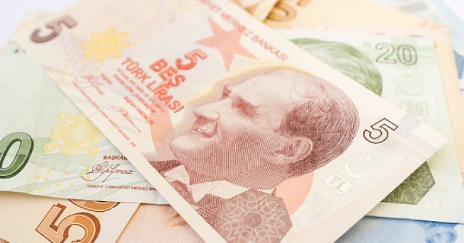Турската лира достигна до нови рекордни дъна спрямо долара и