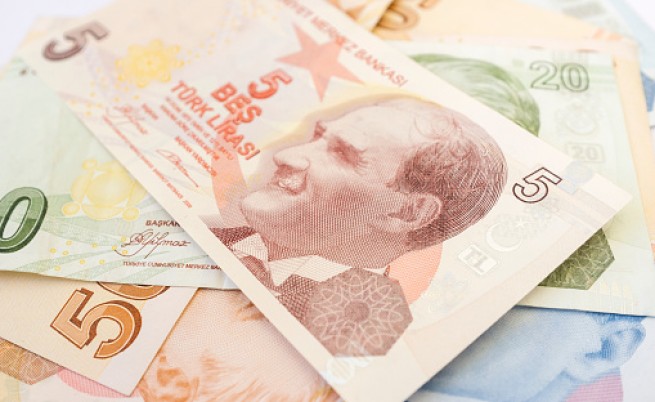  Турската лира се срина до рекордно дъно 