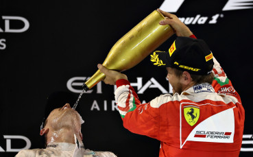 Фетел: Мерцедес? Аз и Кими оставаме във Ферари