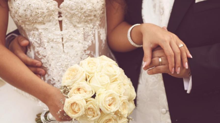3400 двойки се ожениха едновременно (видео)
