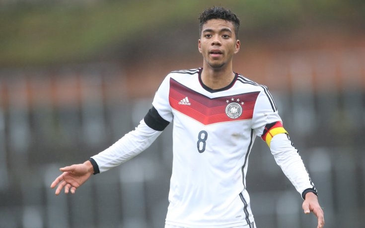 Барселона следи играчи на Байер и Шалке 04