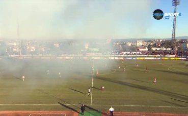 Препълненият стадион в Горна Оряховица