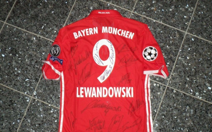 Благотворителен коледен търг