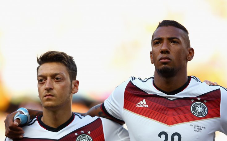 След жребия: Забавен Туитър диалог между Боатенг и Йозил