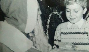 Да, това е д-р Захариев от сериала "Откраднат живот", а именно - Емил Марков