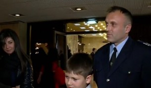 Баща и син за пример - станаха полицаи на годината