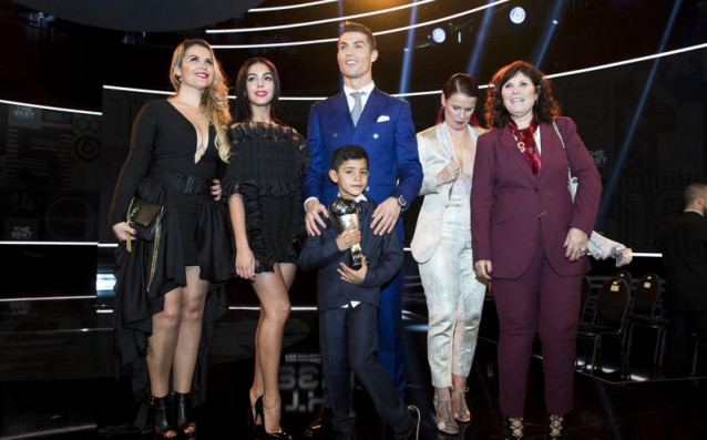 Майката и сестрата на звездата на Португалия Кристиано Роналдо разбуниха