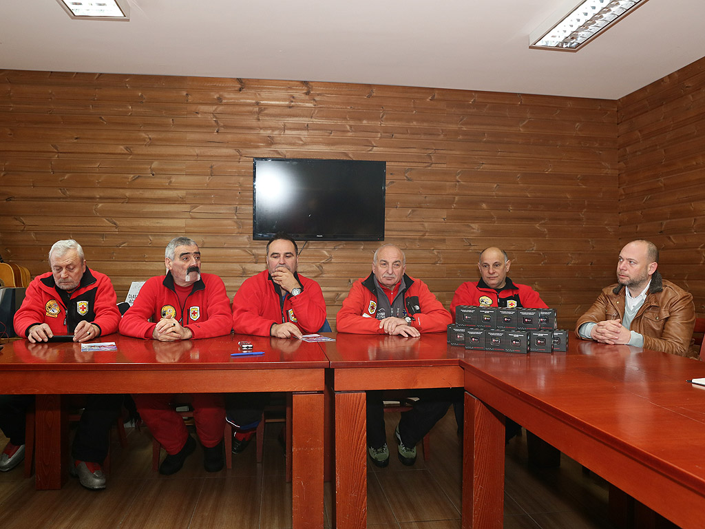 Планинската Спасителна Служба ПСС с демонстрация на откриване на пострадали от лавина край Алеко, Витоша