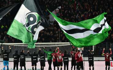 Цял отбор от Германия отиде на концерт на Брайън Адамс