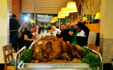 Специална апетитна изненада за Славия и Пирин в Турция