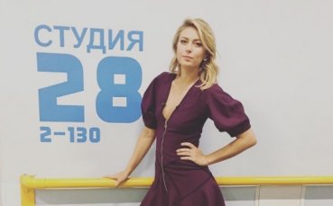 Шарапова разпали страстите със секси рокля