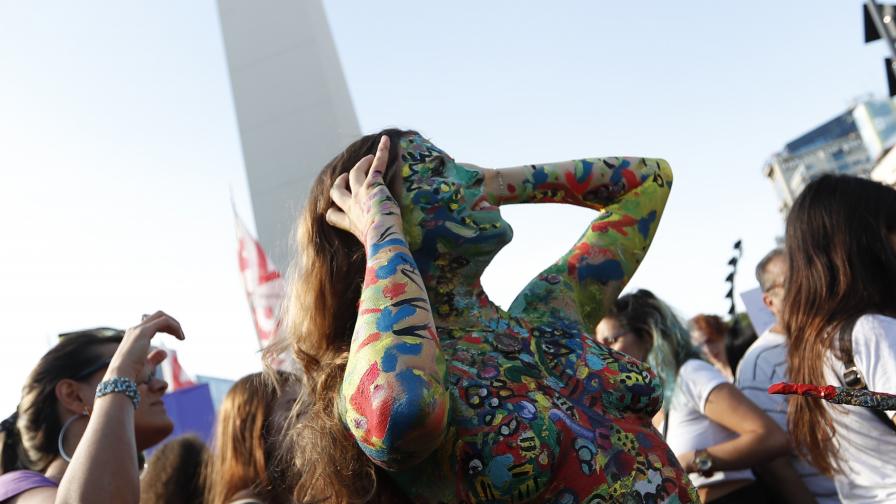Аржентинки протестираха голи (видео и снимки)