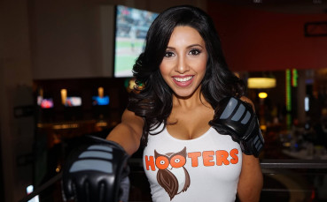 facebook.com/hooters/