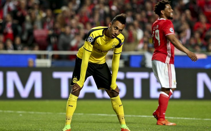 Раменете на Обамеянг поддадоха, Бенфика триумфира