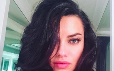 Прекрасната Адриана Лима пак се събра с баскетболист