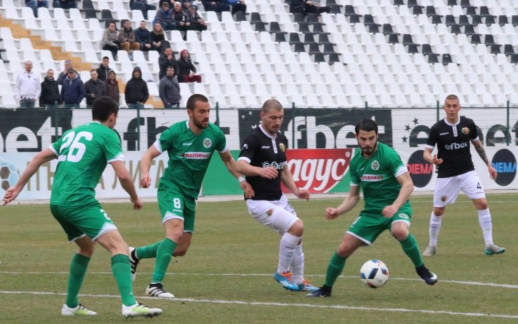 10 от Локомотив не се дадоха на Нефтохимик