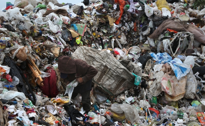 113 души загинаха след като бяха затрупани от лавина от боклуци в Етиопия