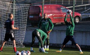 Кой трябва да пази срещу Холандия?