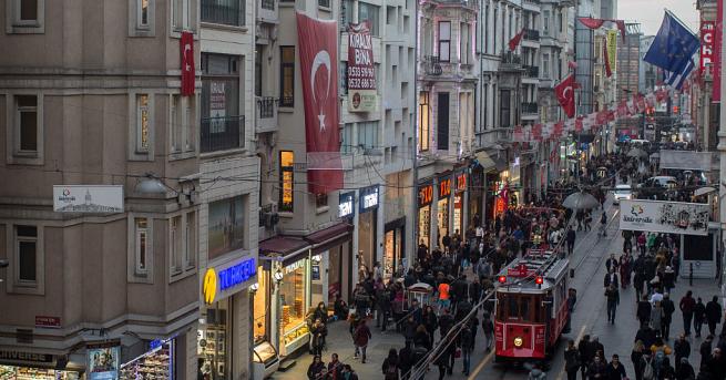 След като огласява един от най големите социални скандали в Турция