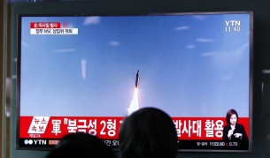 Южнокорейска телевизия излъчва информация за изстреляната от КНДР ракета