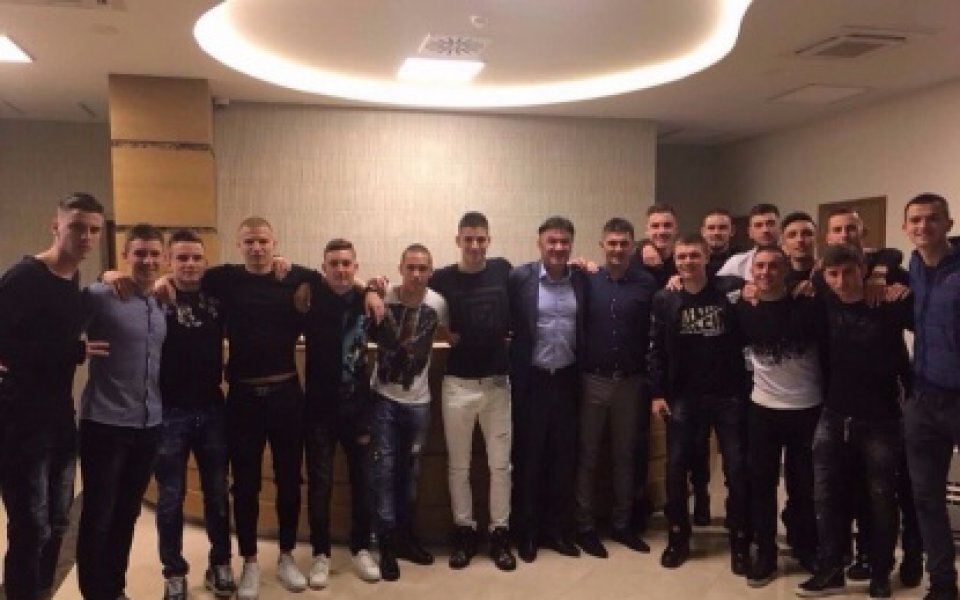 Боби Михайлов събра юношеските национали на празнична вечера