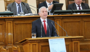 Герджиков обясни пред НС за уволненията